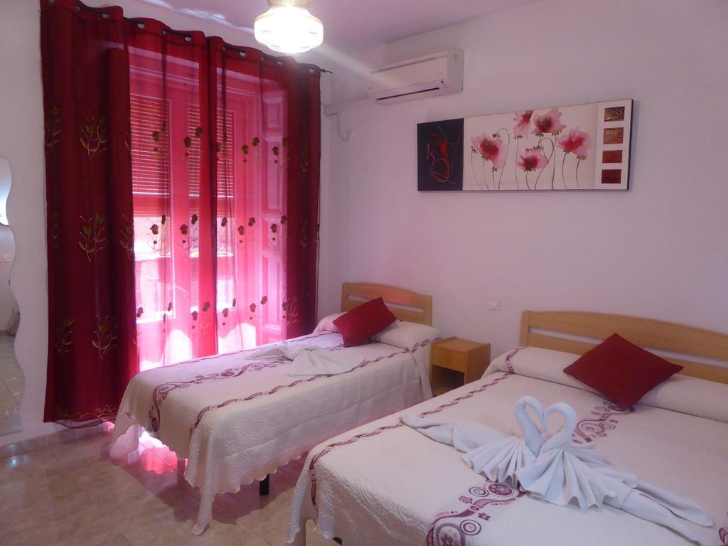 Hostal Huespedes Toledo Madrid Exterior foto
